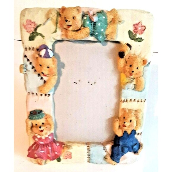 Picture Frame Bear Grandchildren Playing On Grandma's Quilt 4x6 Photo Vintage - Picture 1 of 7
